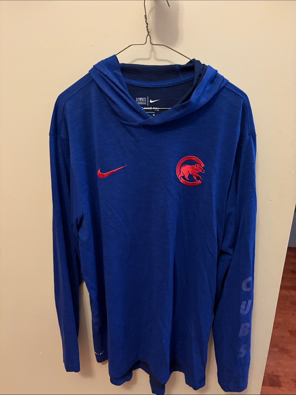 Nike Men’s Royal Blue Chicago Cubs Long Sleeve Hooded Shirt with Red Accents